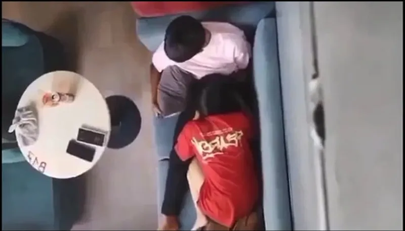 Quay lén bồ liếm mút cho nhân tình nơi công cộng