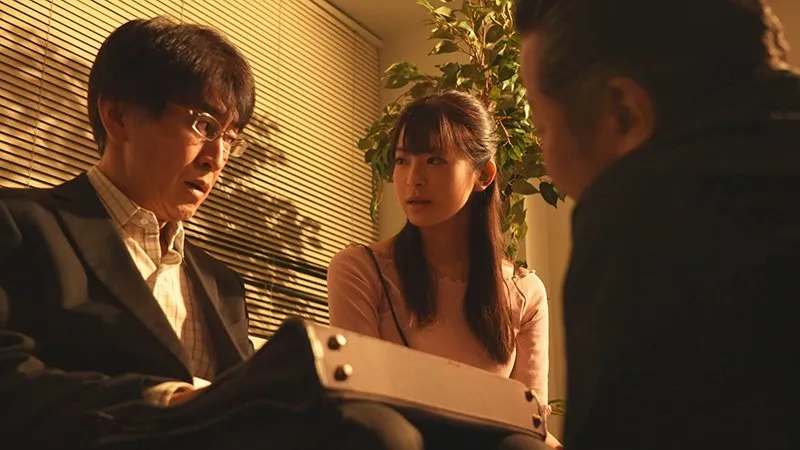 ông xã vay nợ bọn cho vay nặng lãi, bà xã phải bán thân để trả nợ